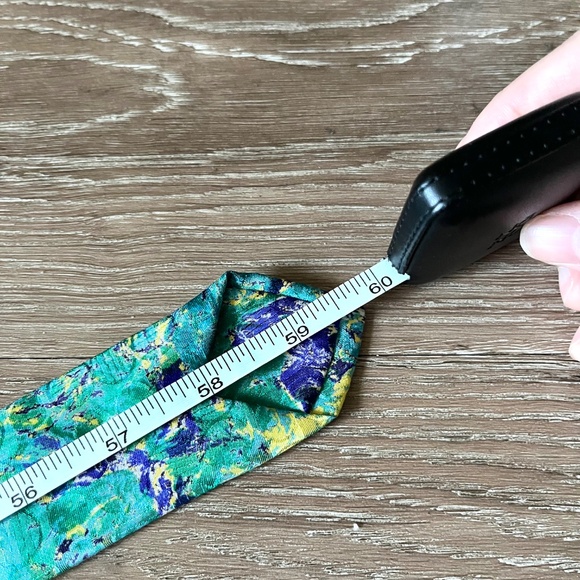 Brioni Italy Mens 100% Silk Tie Abstract Colorful Artsy Blue Green Print - Picture 6 of 6